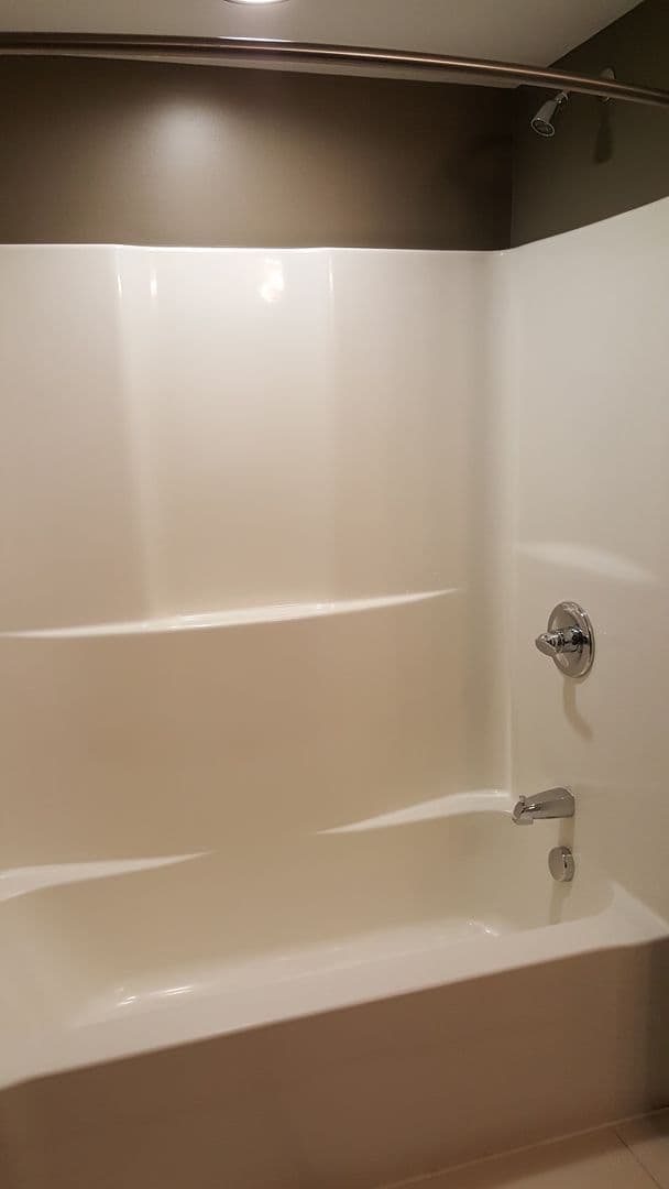 Flint Apartment: 607 E. Second Ave