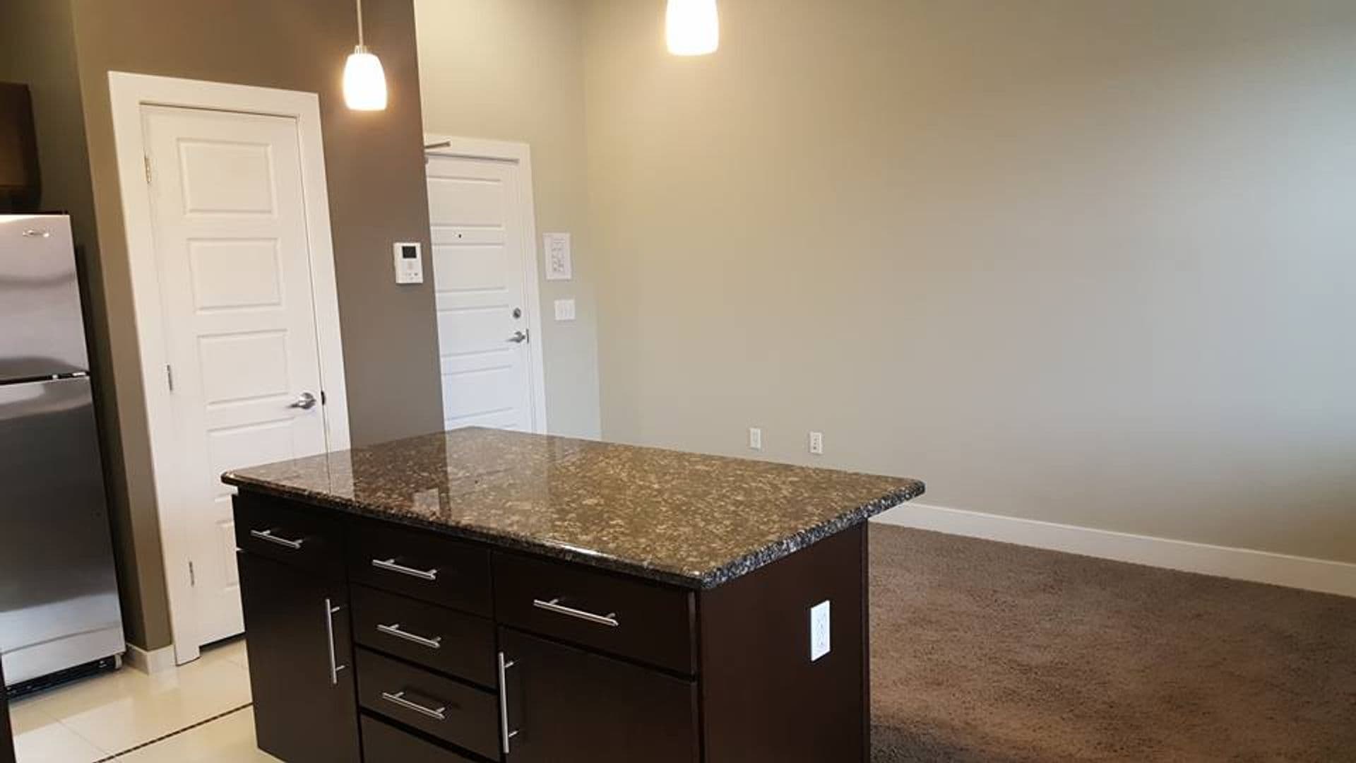 Flint Apartment: 607 E. Second Ave