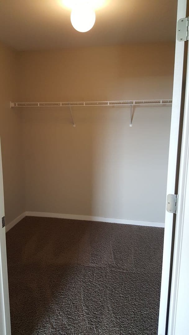 Flint Apartment: 607 E. Second Ave