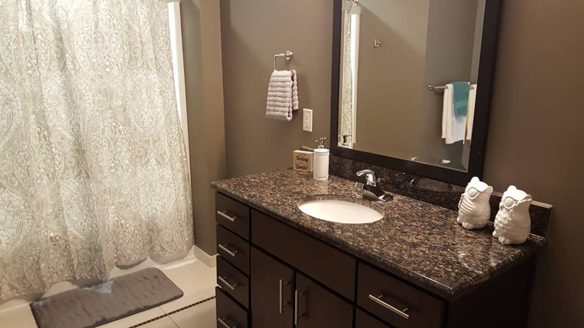 Flint Apartment: 607 E. Second Ave