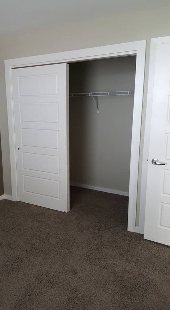 Flint Apartment: 607 E. Second Ave