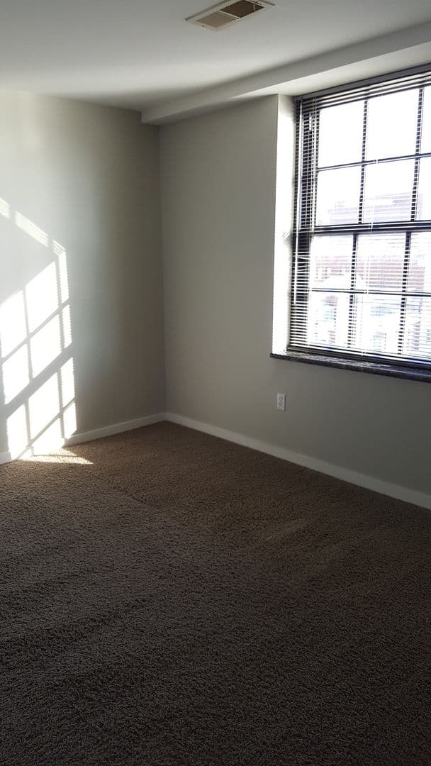Flint Apartment: 607 E. Second Ave