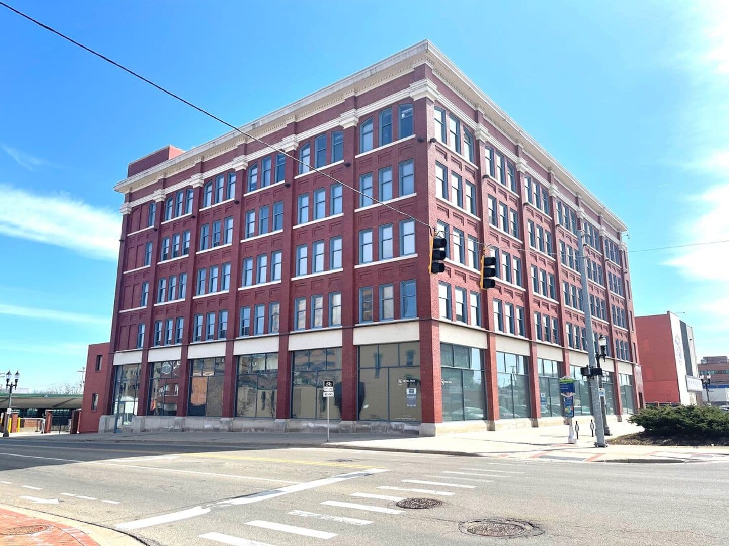 Lansing Apartment: 401 S Washington Sq