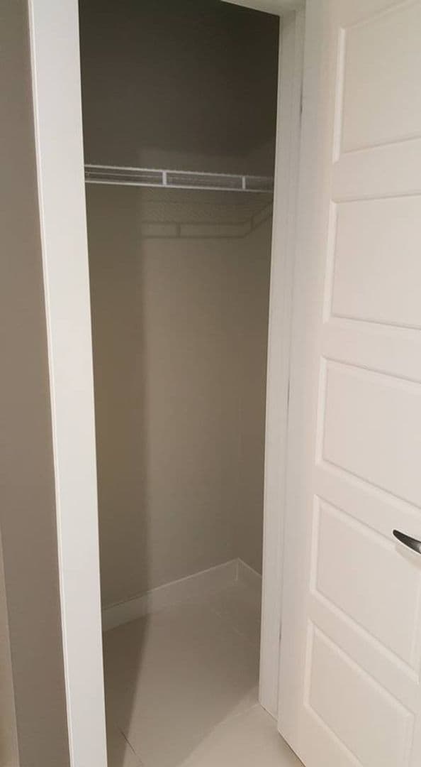 Flint Apartment: 607 E. Second Ave
