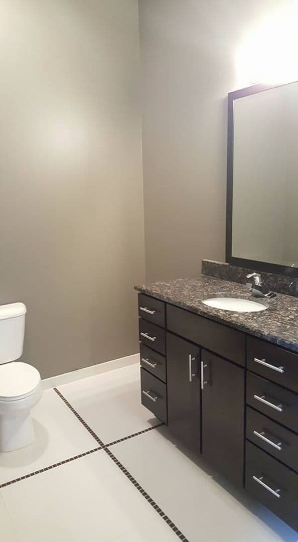 Flint Apartment: 607 E. Second Ave