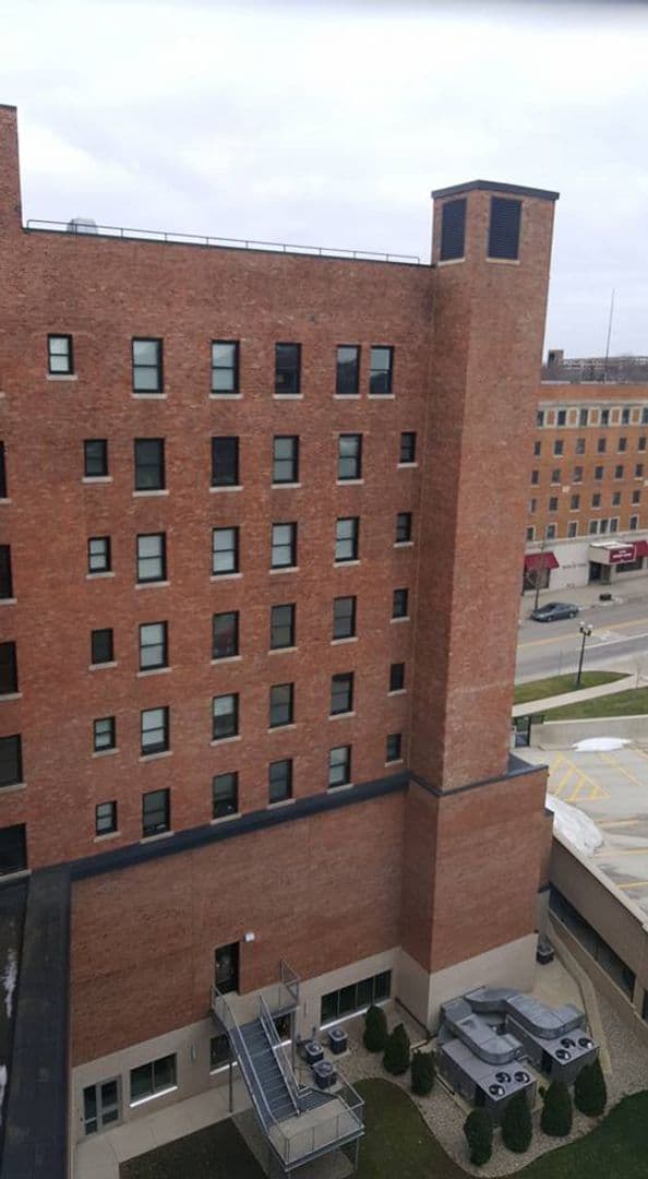 Flint Apartment: 607 E. Second Ave