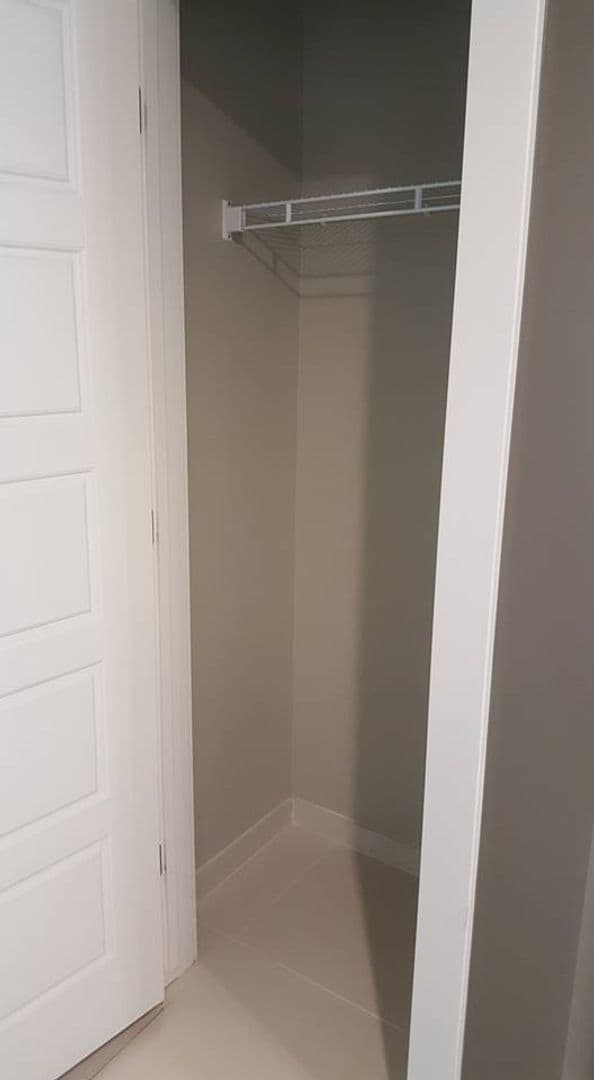 Flint Apartment: 607 E. Second Ave