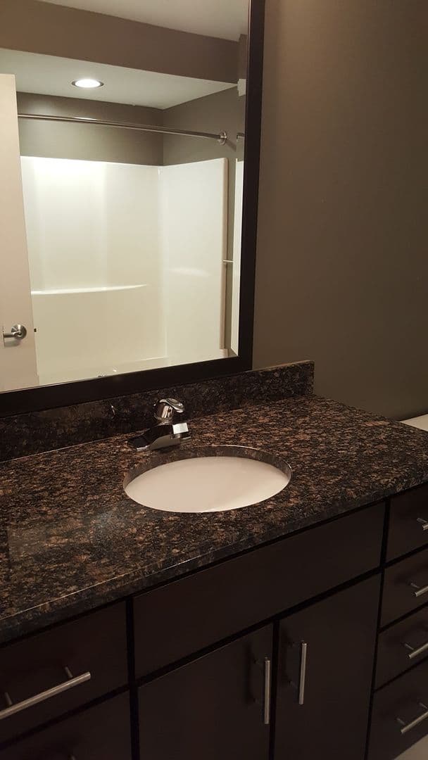 Flint Apartment: 607 E. Second Ave