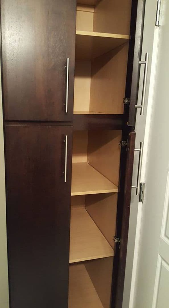 Flint Apartment: 607 E. Second Ave