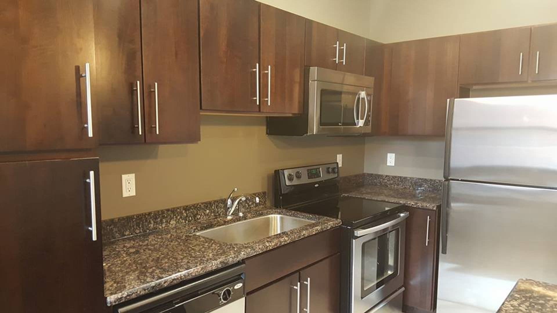 Flint Apartment: 607 E. Second Ave