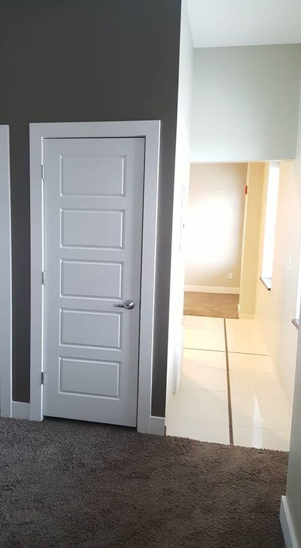 Flint Apartment: 607 E. Second Ave