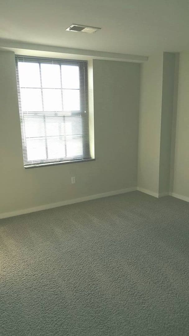 Flint Apartment: 607 E. Second Ave
