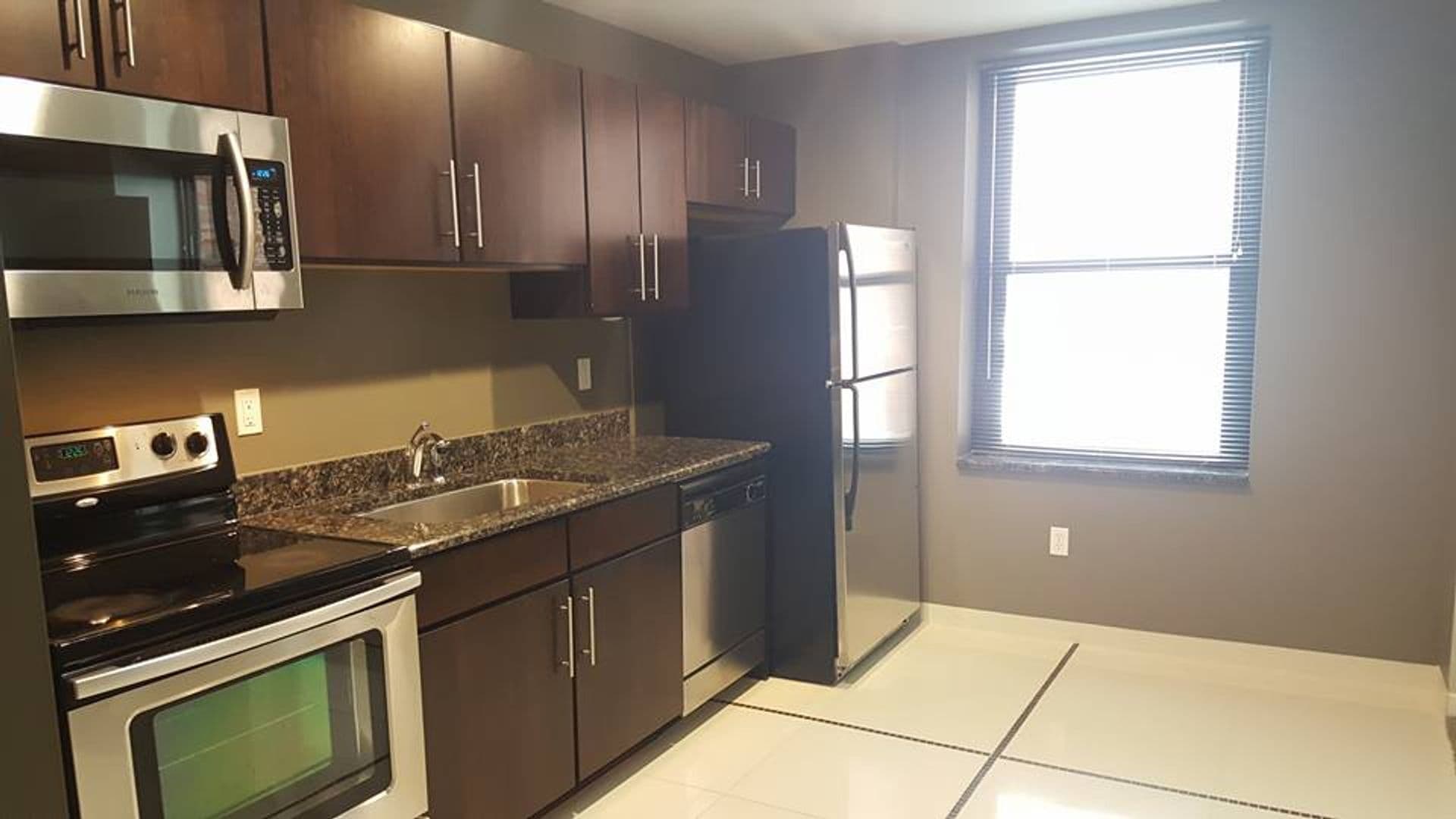 Flint Apartment: 607 E. Second Ave