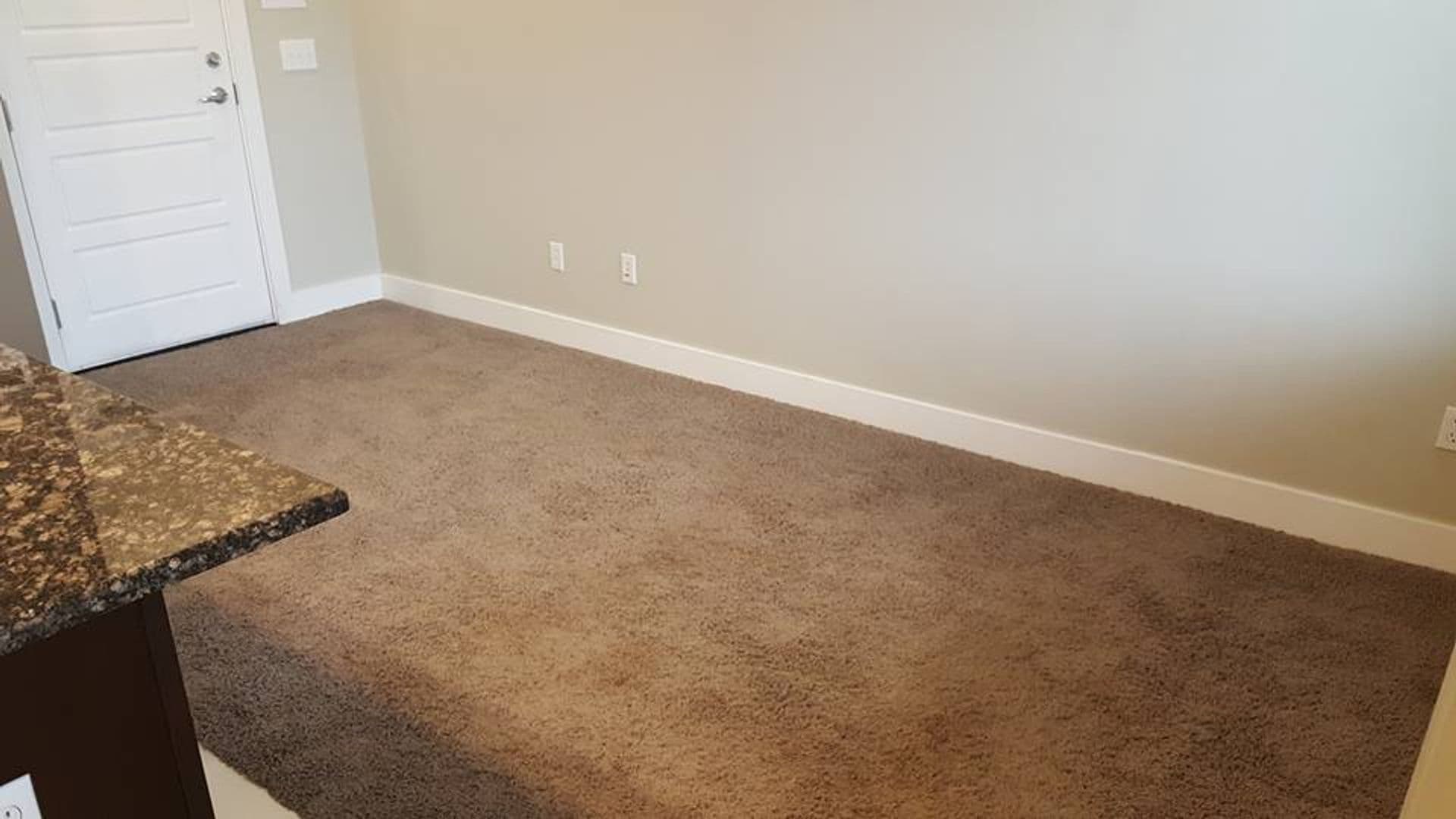 Flint Apartment: 607 E. Second Ave