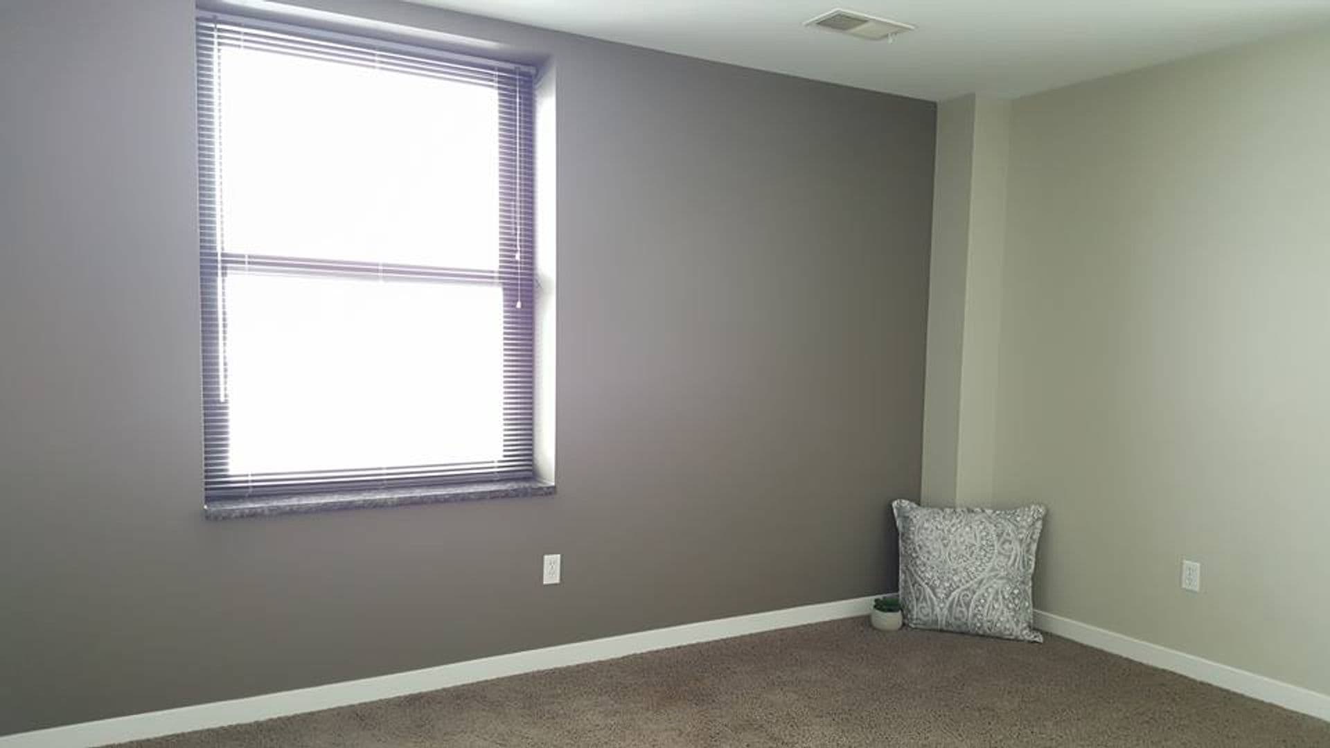 Flint Apartment: 607 E. Second Ave