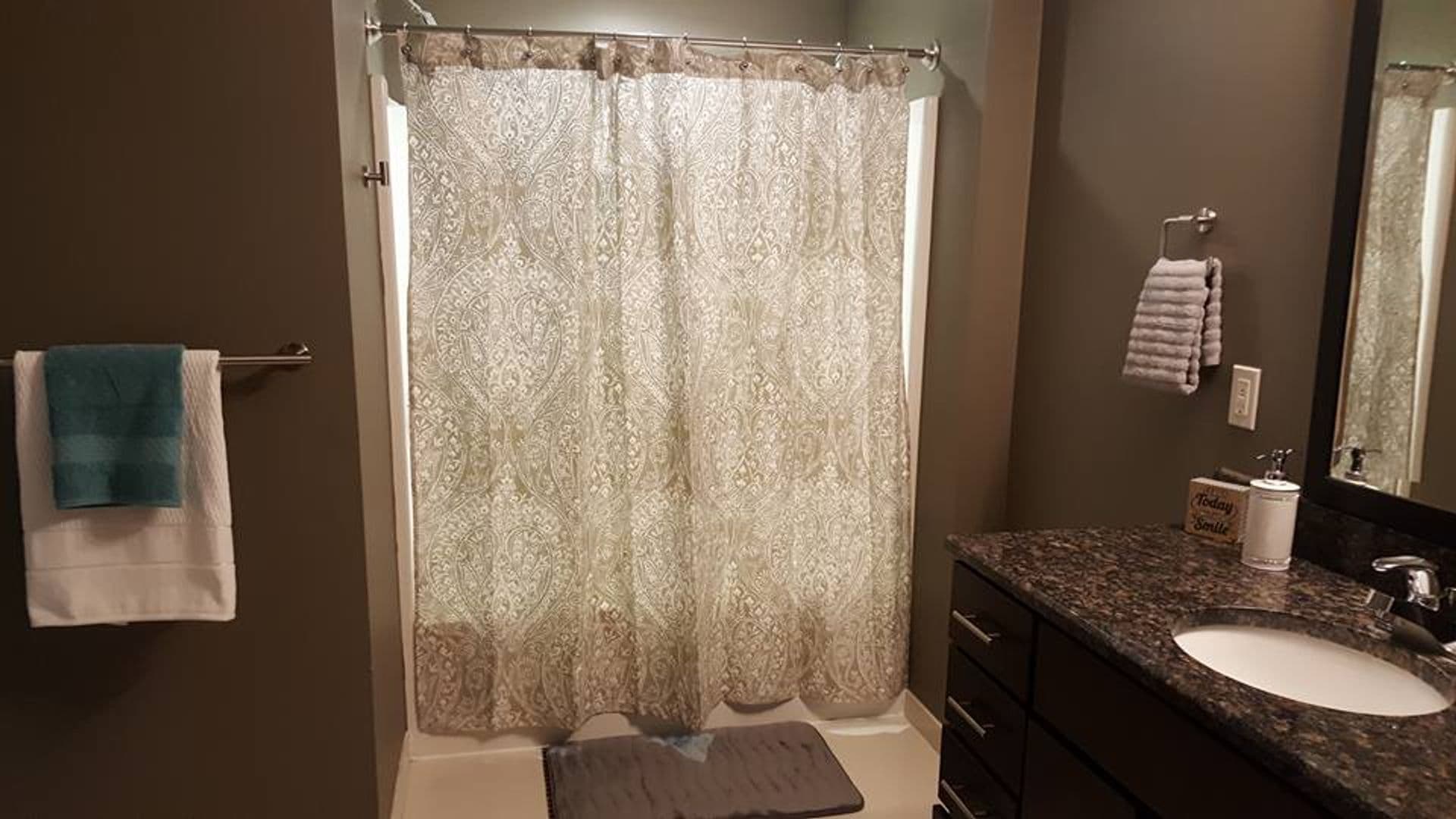 Flint Apartment: 607 E. Second Ave