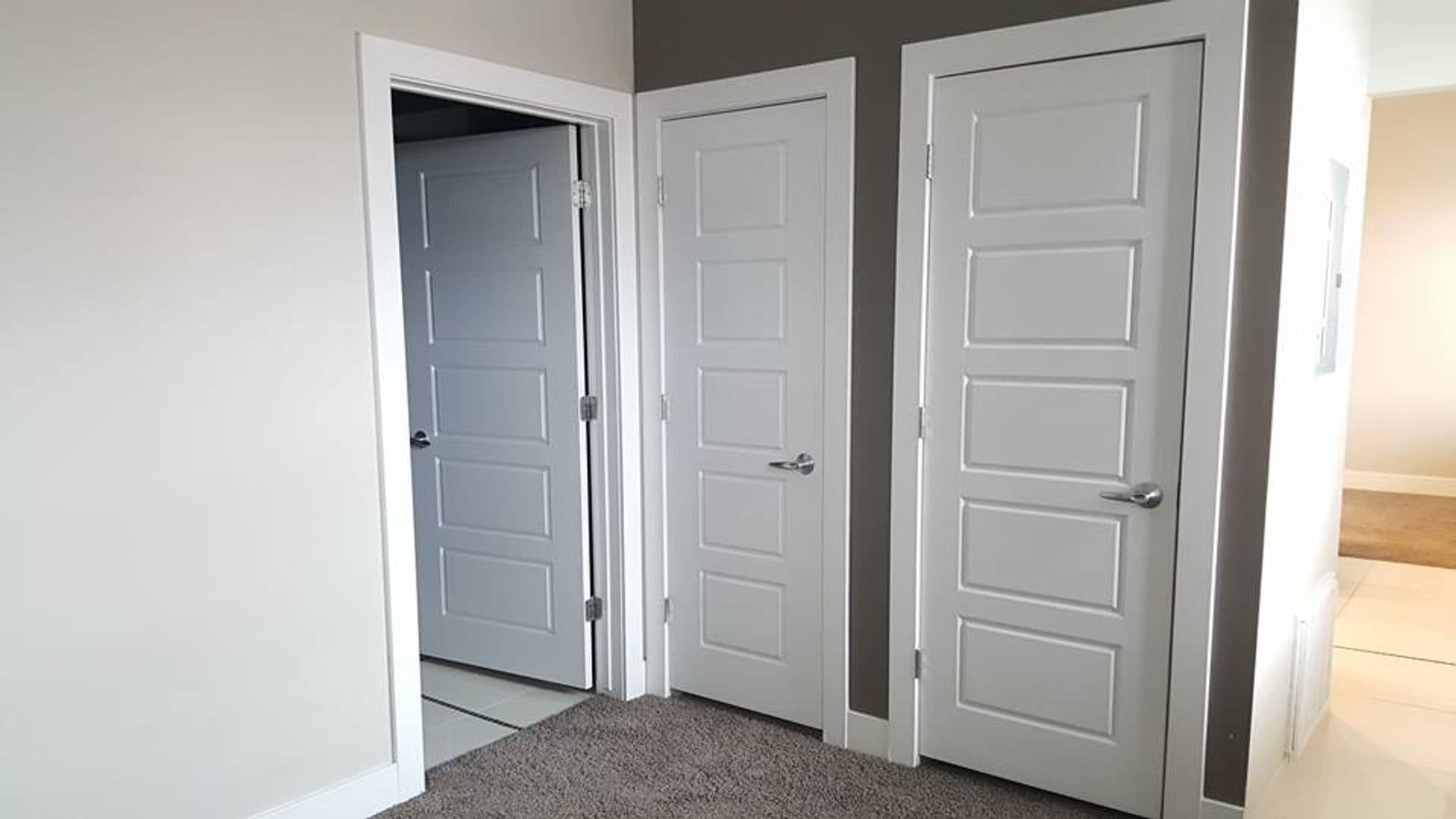 Flint Apartment: 607 E. Second Ave