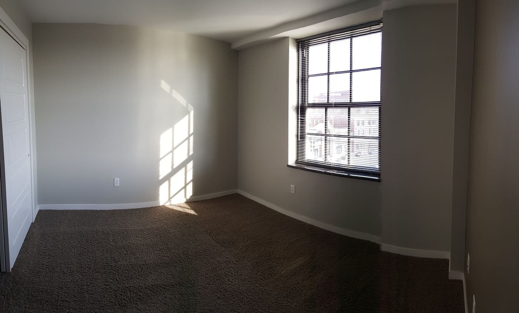 Flint Apartment: 607 E. Second Ave
