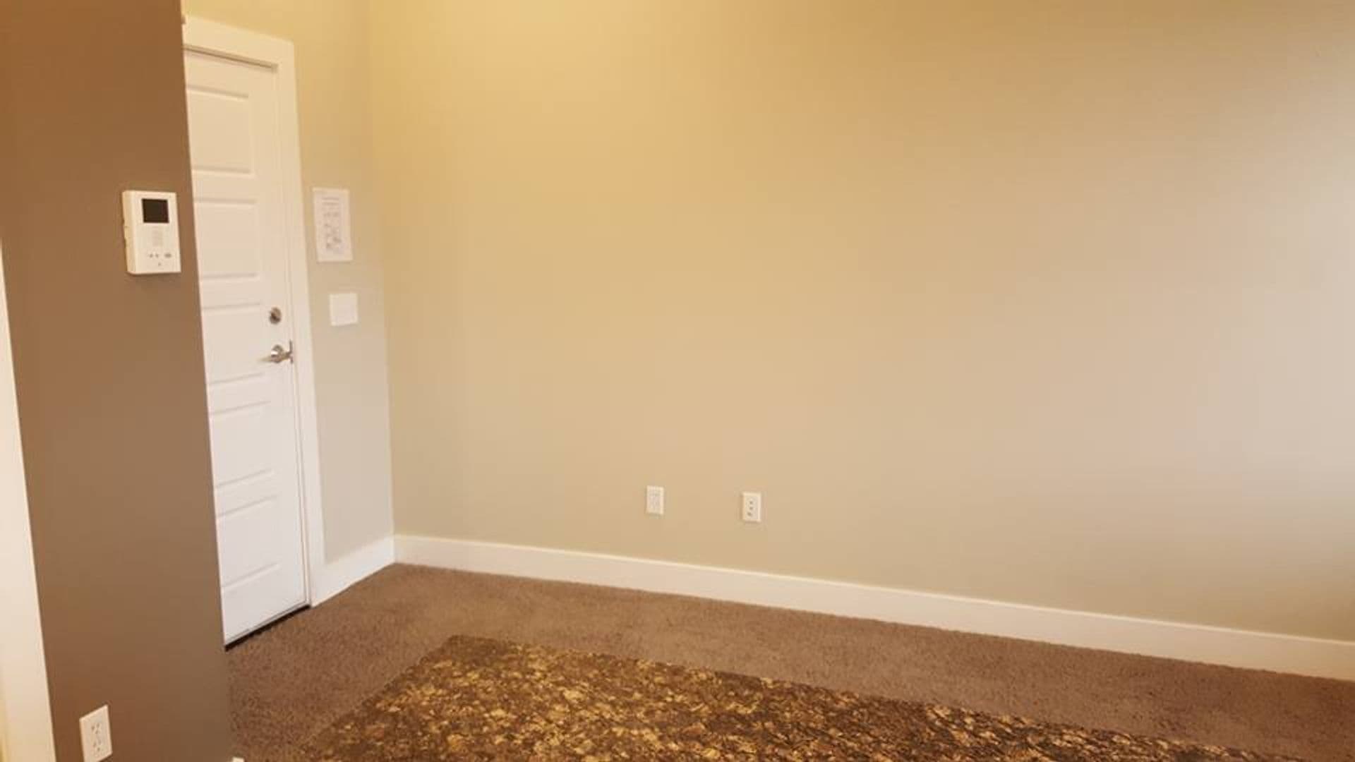 Flint Apartment: 607 E. Second Ave