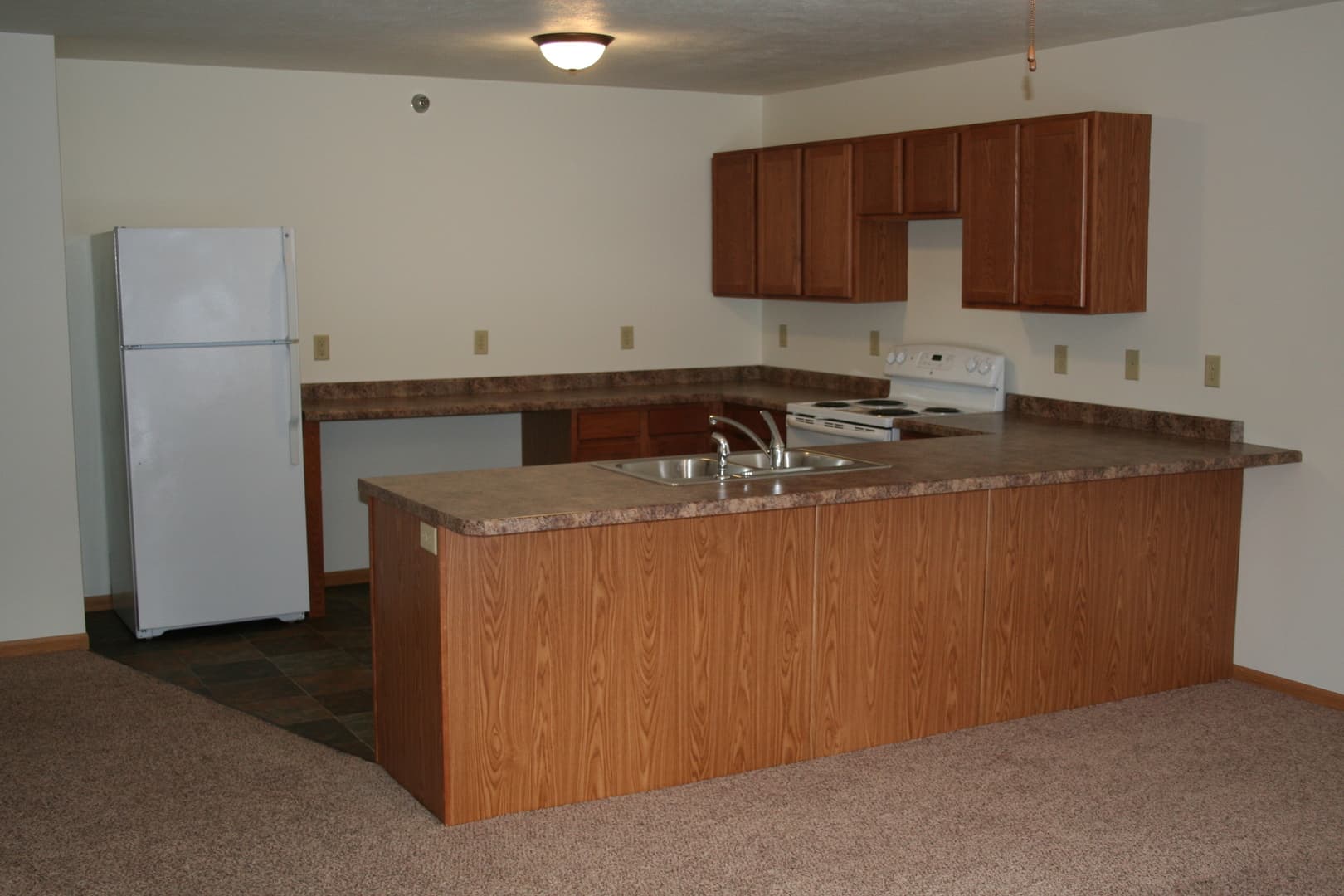 Marquette Apartment: 2722 Scenic Drive