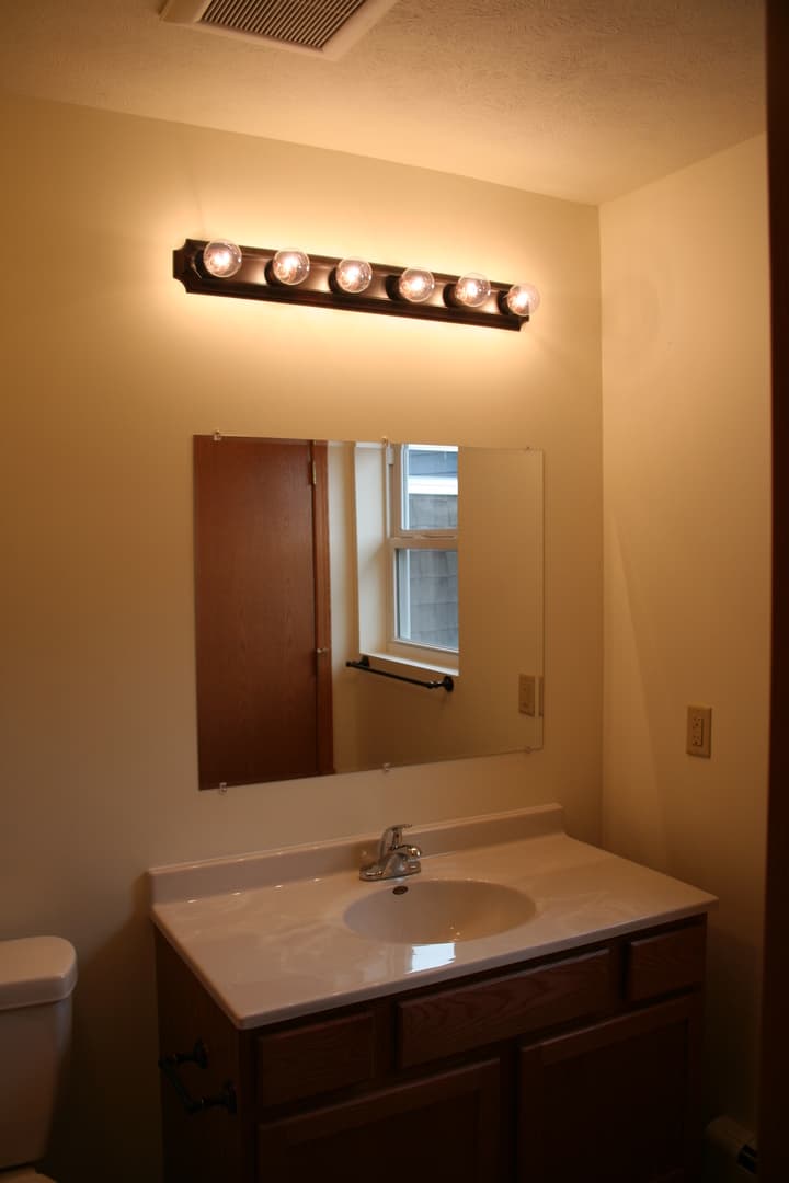 Marquette Apartment: 2747 Scenic Drive