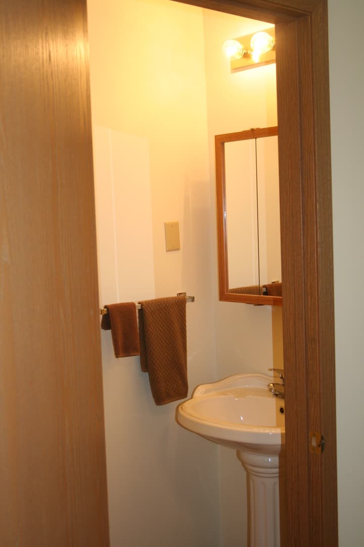 Marquette Apartment: 2802-2888 Cedarville Dr