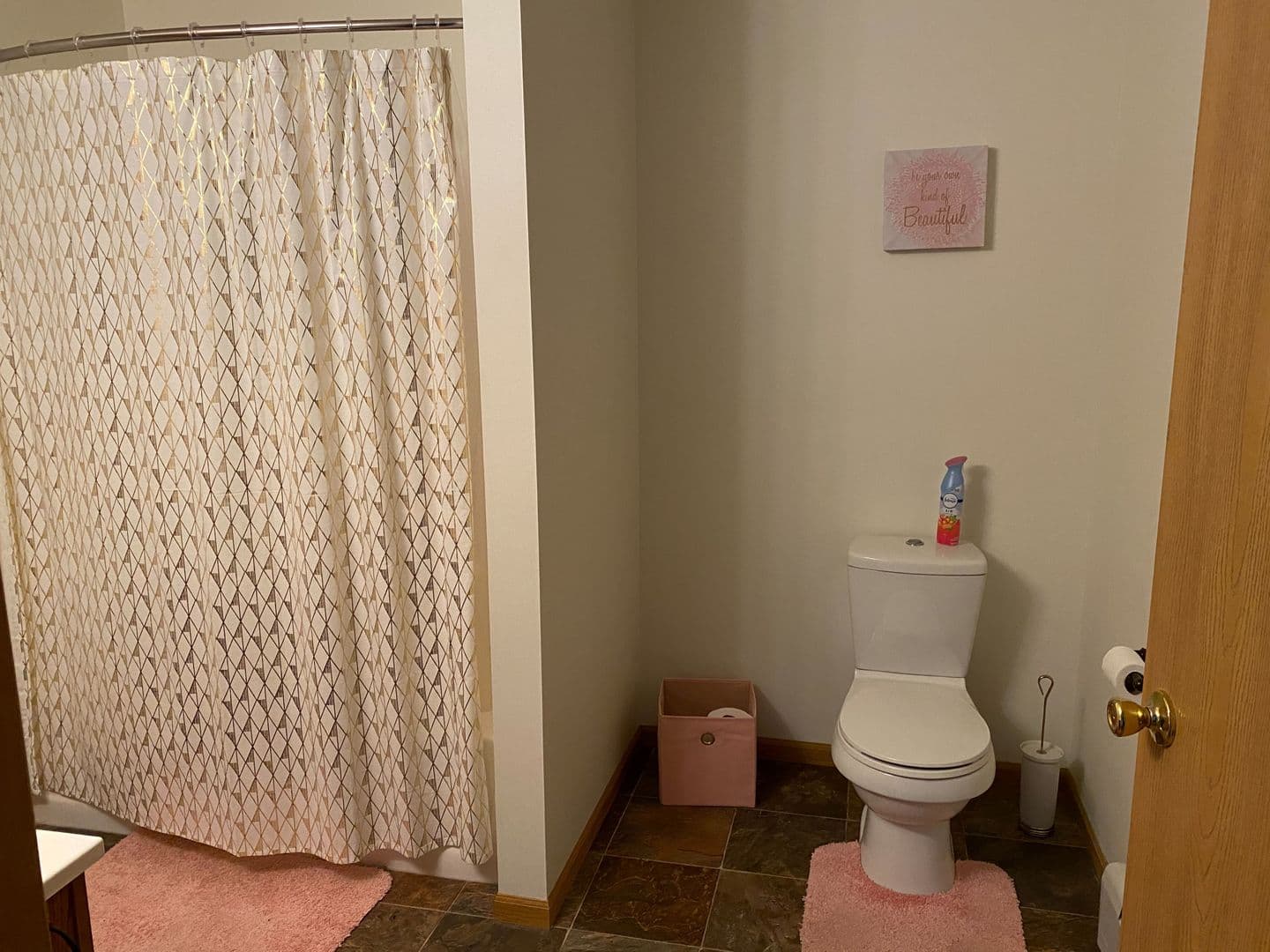 Marquette Apartment: 2722 Scenic Drive