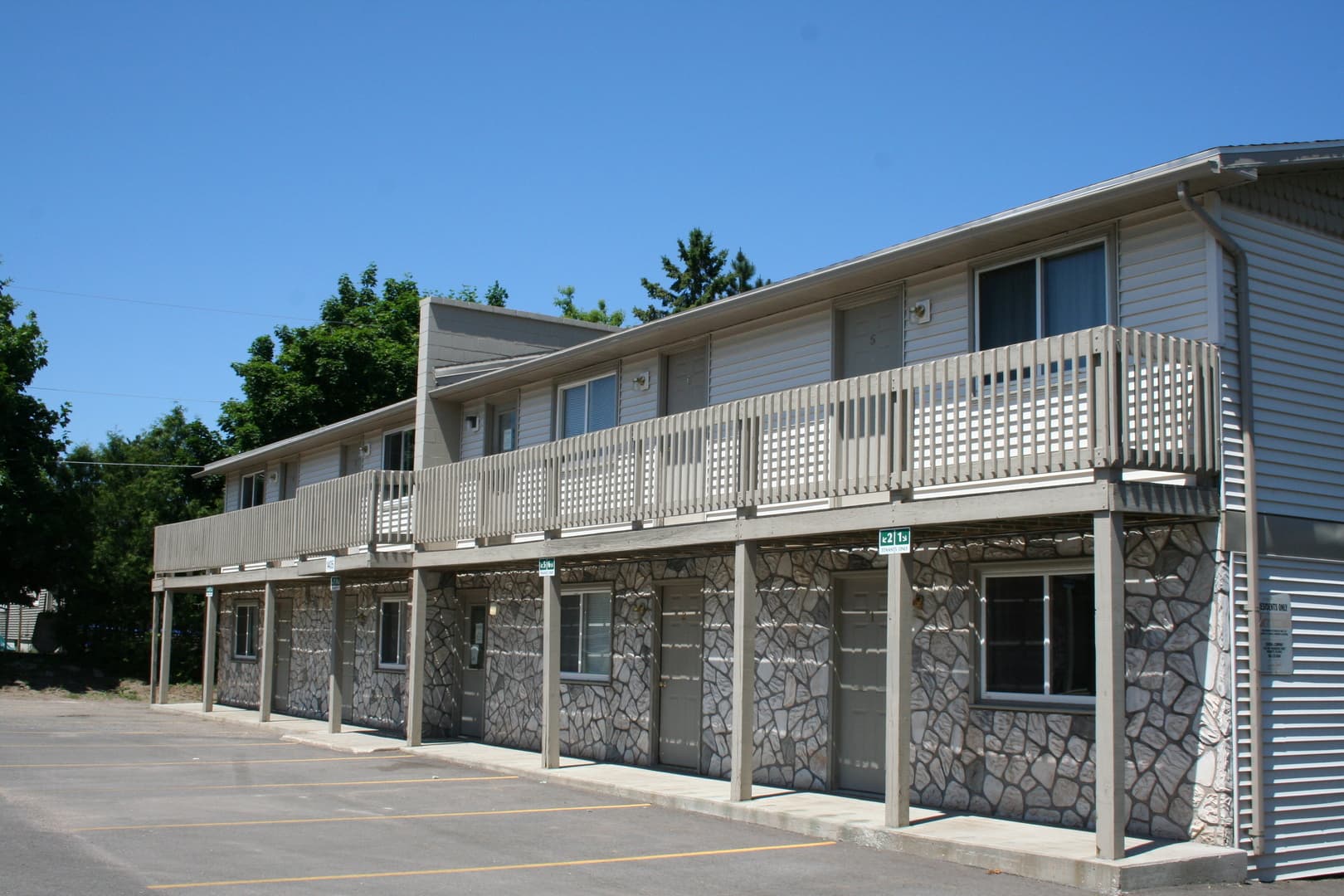 Marquette Apartment: 1401-1407 Lincoln Unit 01-32