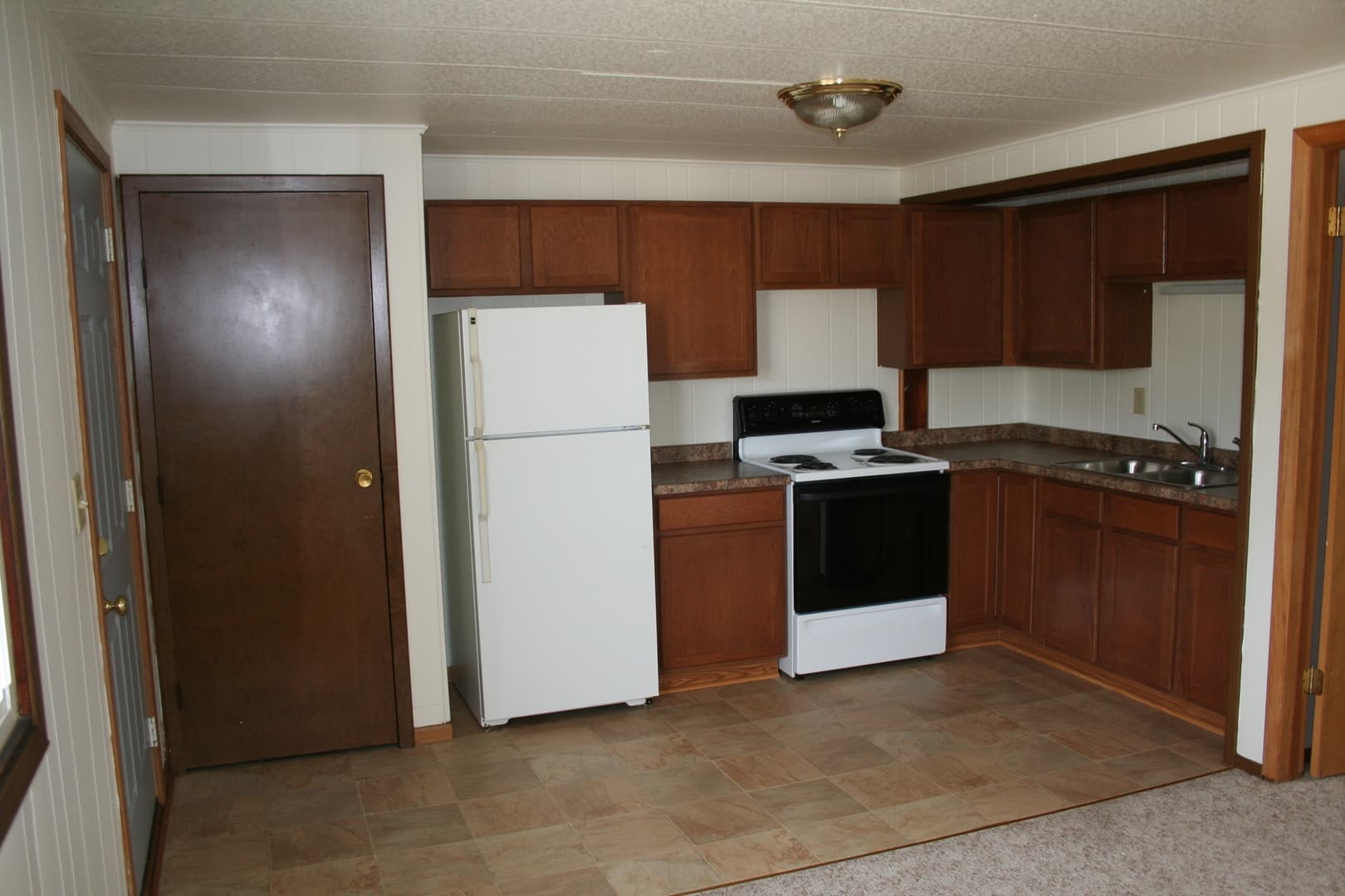 Marquette Apartment: 1401-1407 Lincoln Unit 01-32