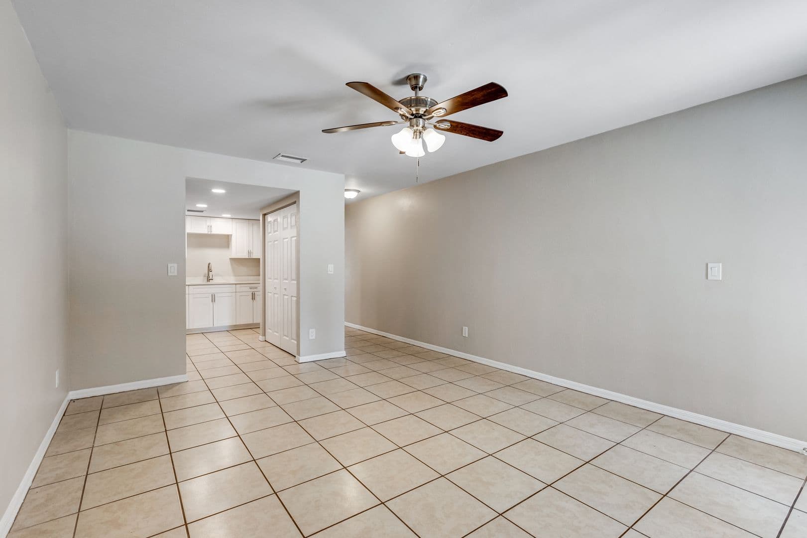 Naples Apartment: 5270 16th Pl SW