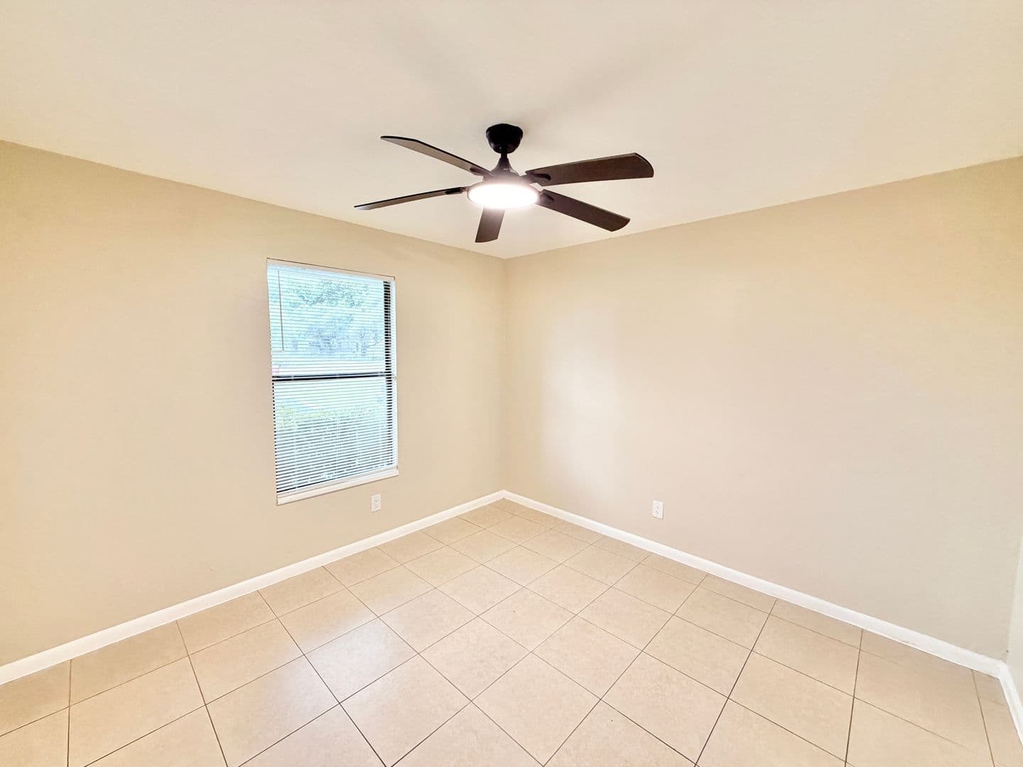 Naples Apartment: 2281 Sunshine Blvd