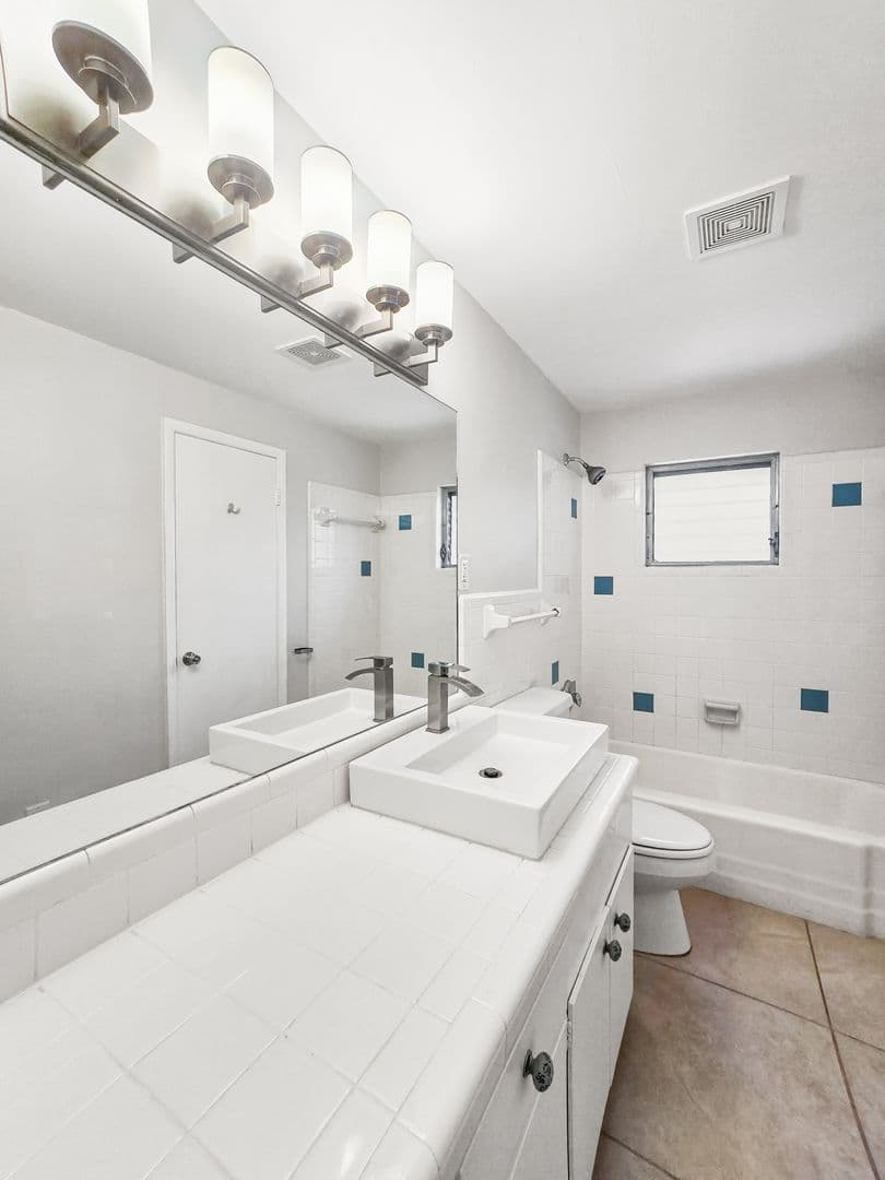 Naples House: 1189 Royal Palm Drive