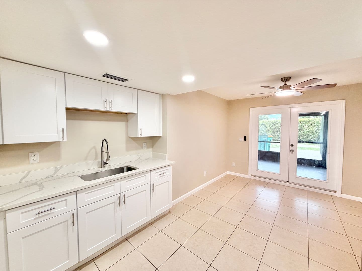 Naples Apartment: 2281 Sunshine Blvd