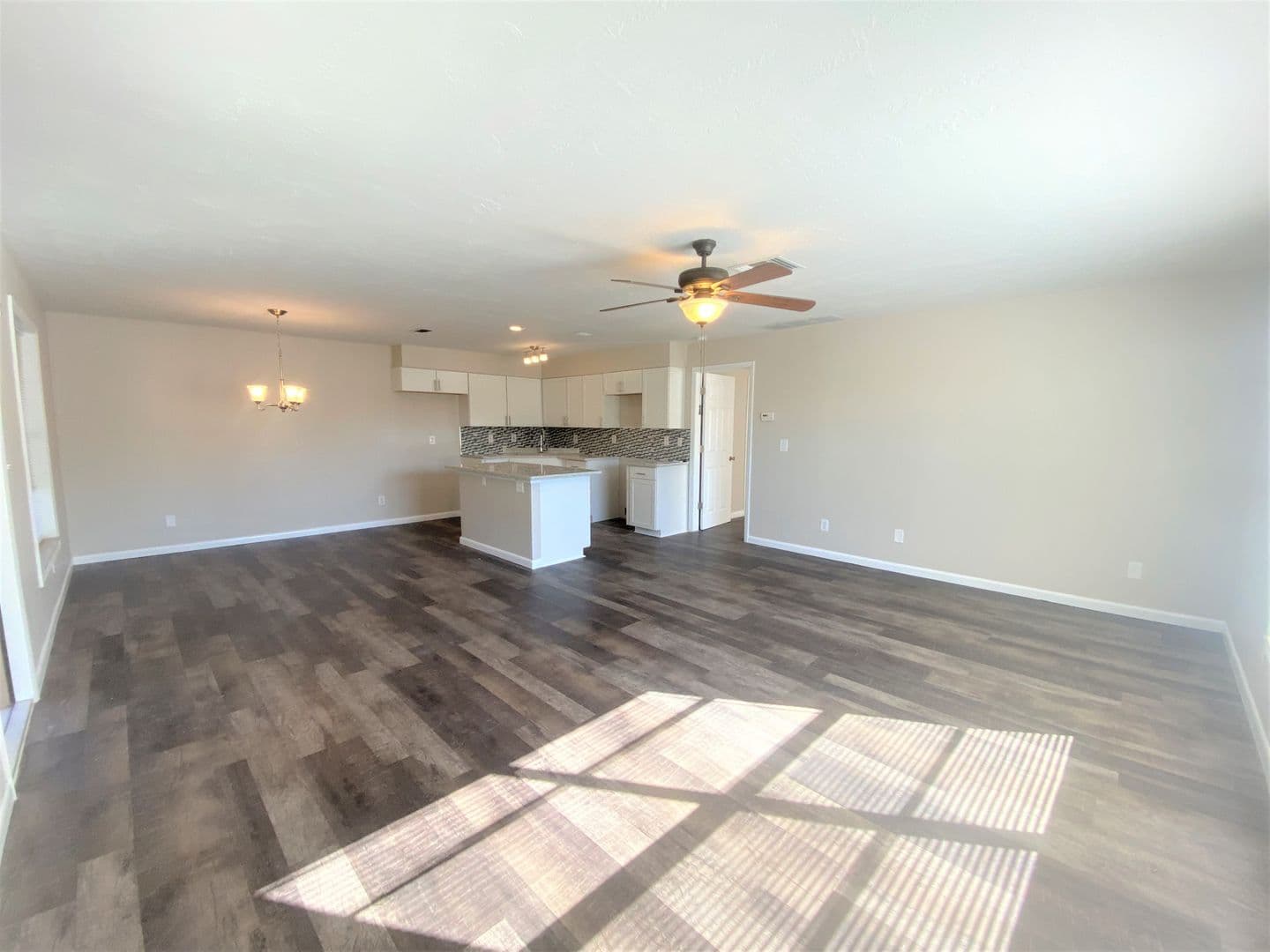 Naples Apartment: 2923 Gordon St