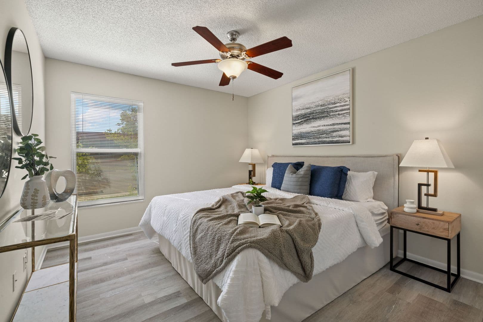 Naples Apartment: 4539 Coral Palms Ln