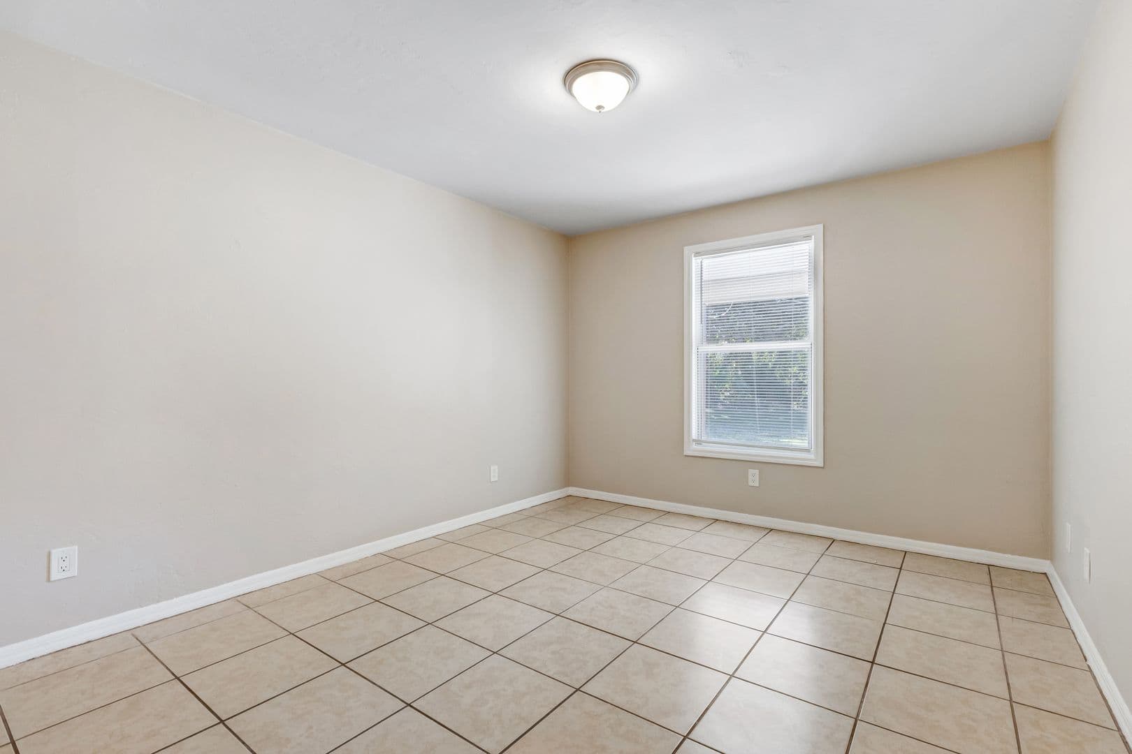Naples Apartment: 5270 16th Pl SW