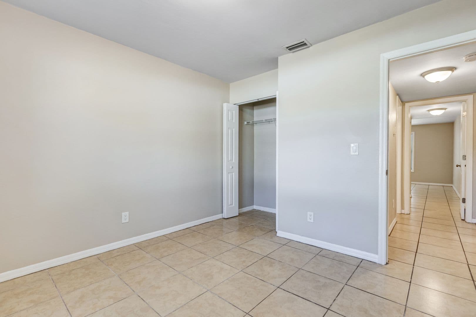 Naples Apartment: 5270 16th Pl SW