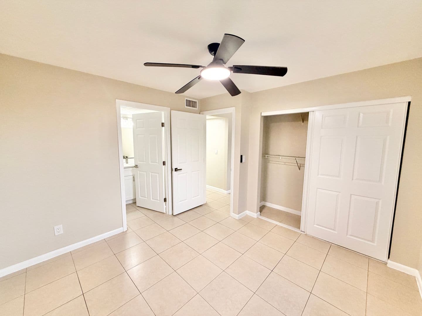 Naples Apartment: 2281 Sunshine Blvd