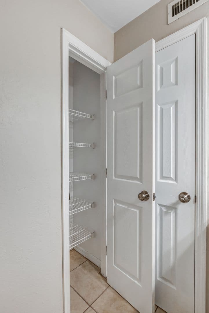 Naples Apartment: 5270 16th Pl SW
