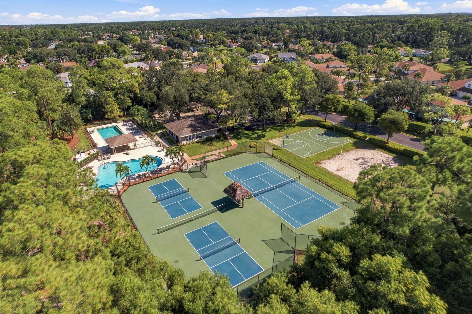 Naples Townhome: 367 Dover Place