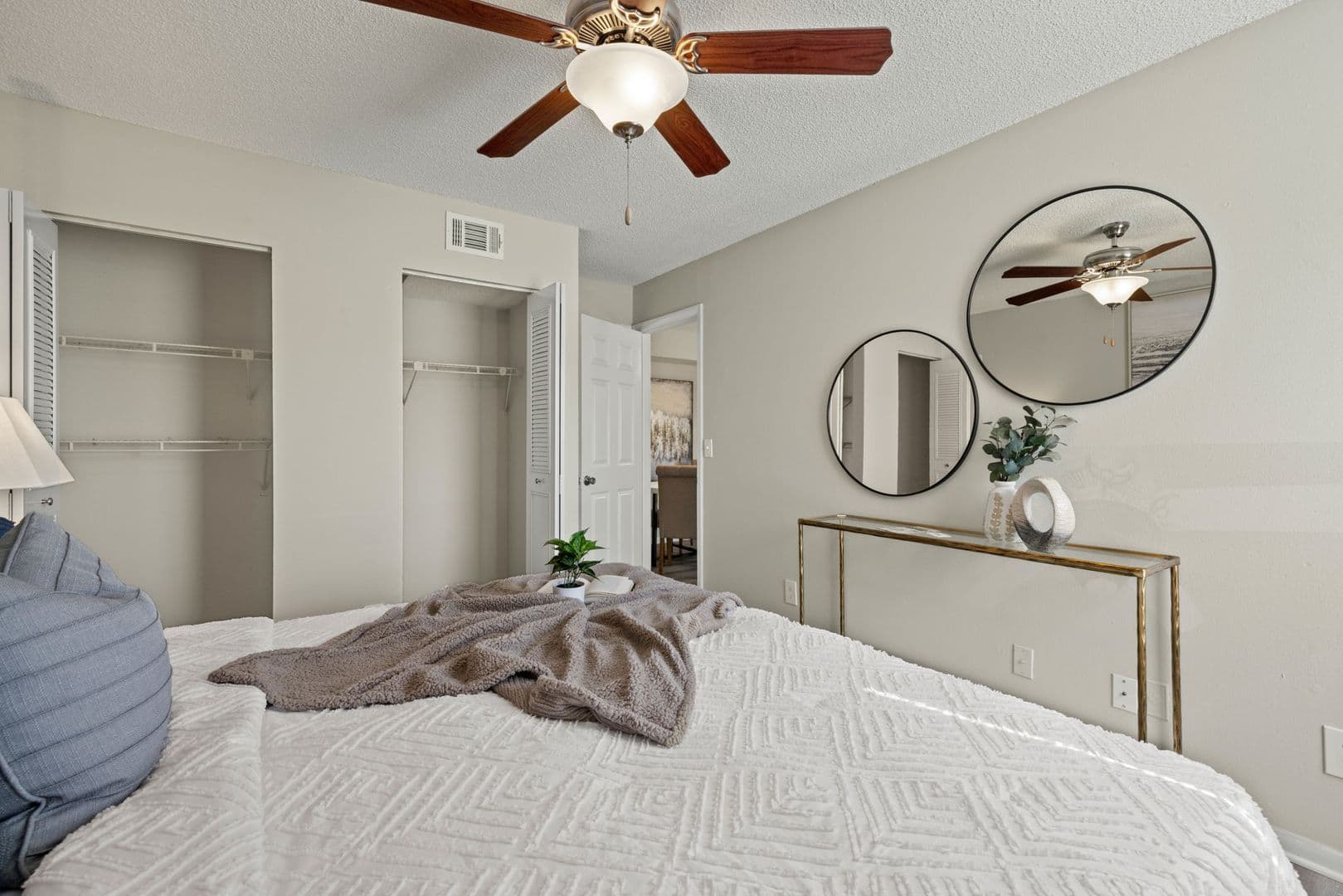 Naples Apartment: 4539 Coral Palms Ln