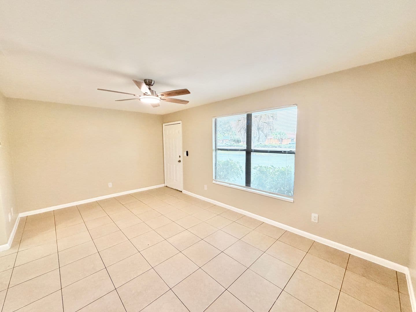Naples Apartment: 2281 Sunshine Blvd