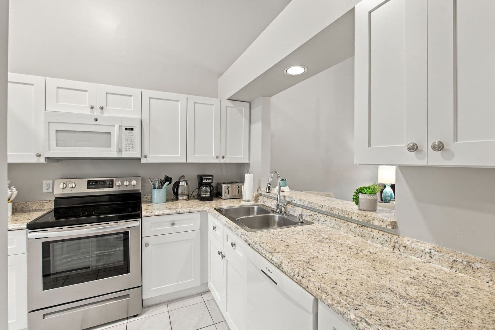 Naples Townhome: 367 Dover Place