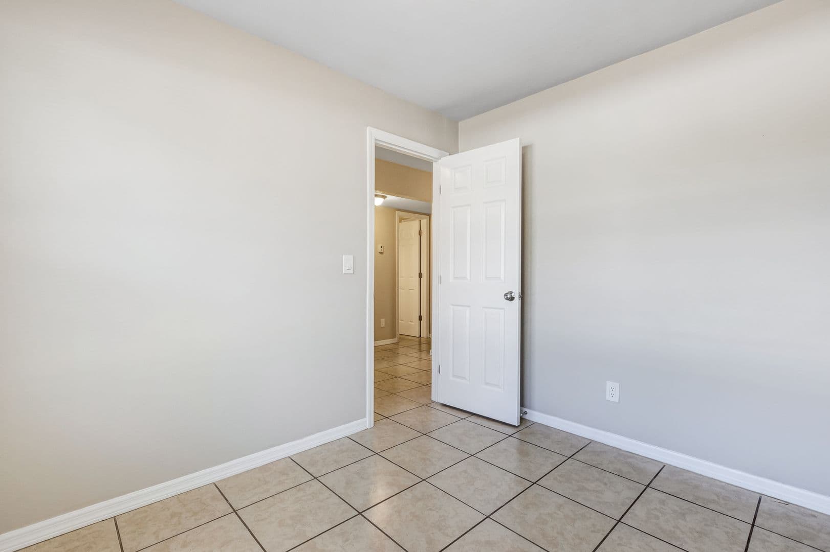 Naples Apartment: 5270 16th Pl SW