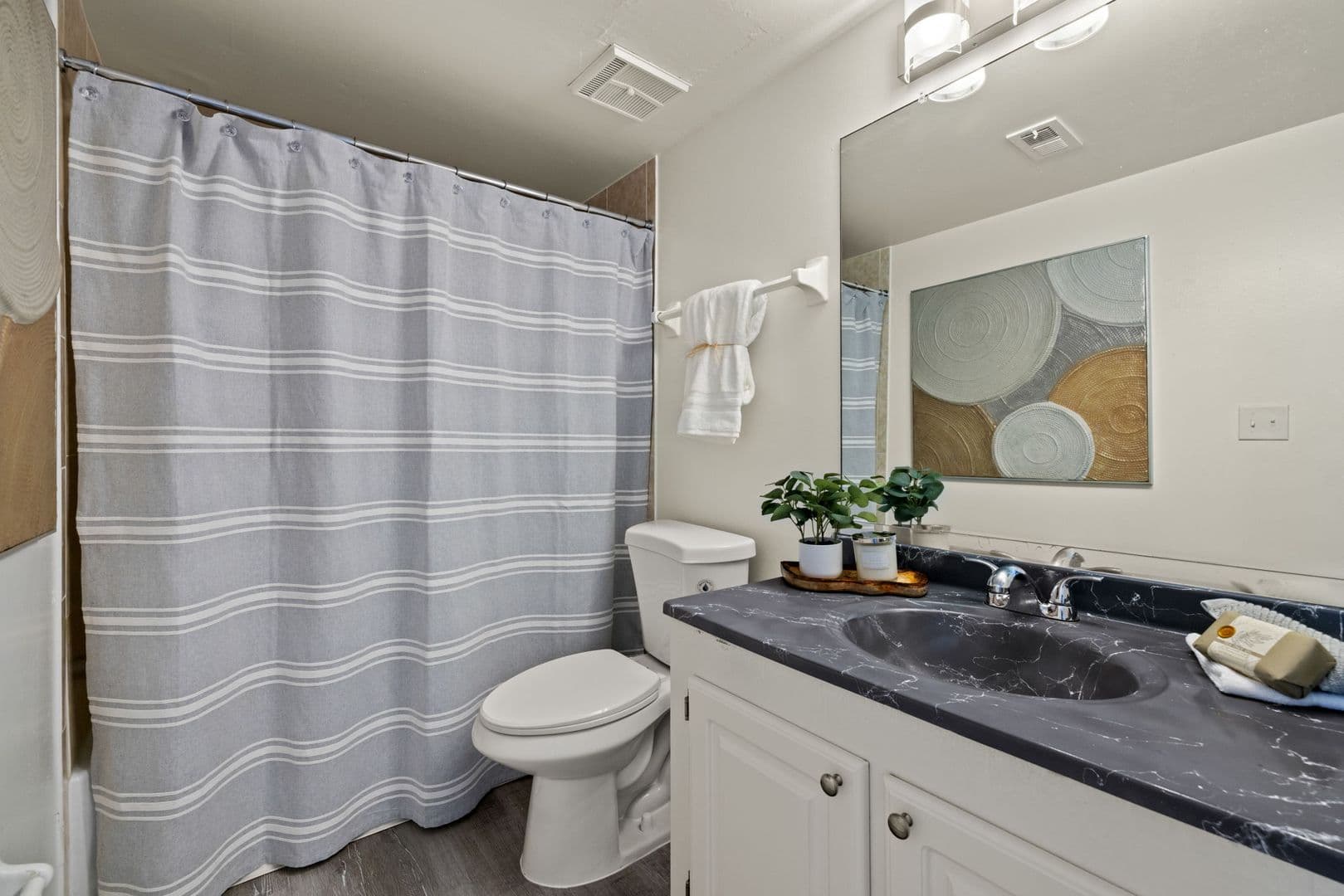 Naples Apartment: 4539 Coral Palms Ln