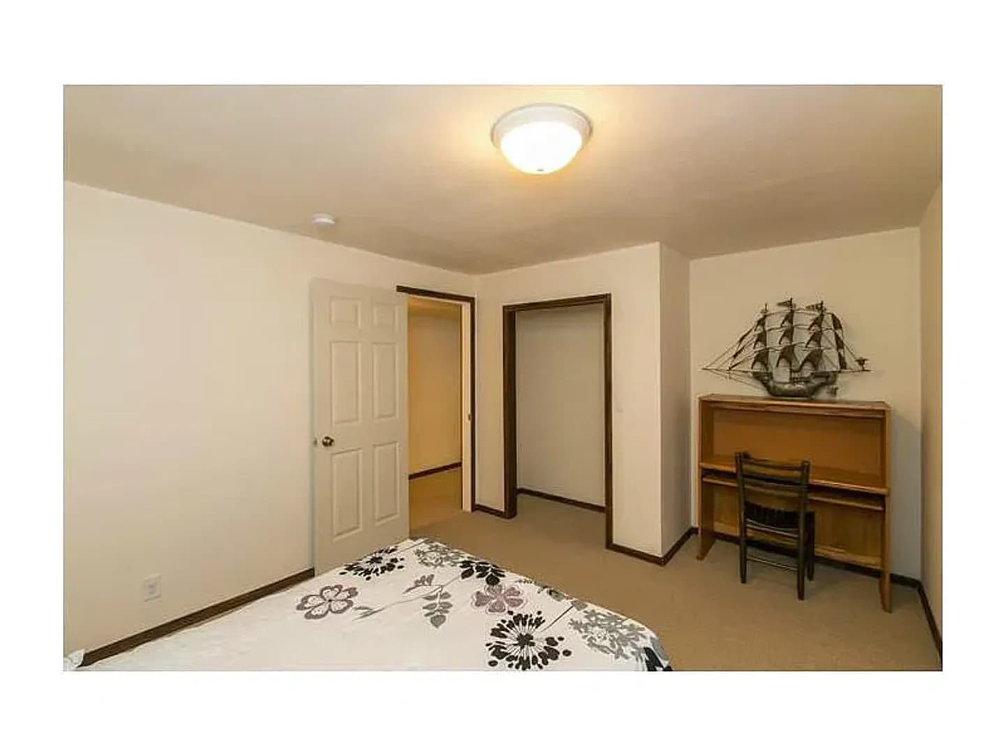 Iowa City House: 894 McCollister Ct