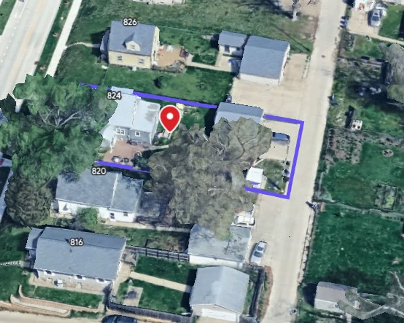 Cedar Rapids House: 824 Center Point Rd NE