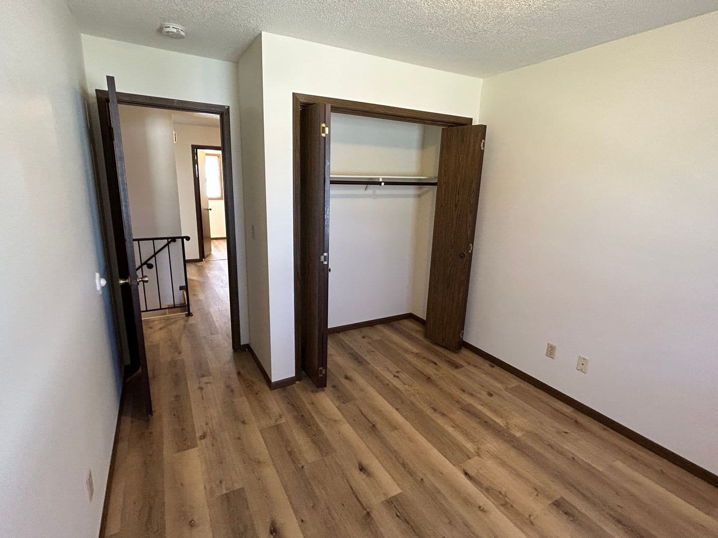 Waterloo Apartment: 1050 - 1110 Oleson Road