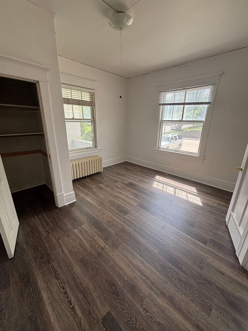 Cedar Falls Apartment: 2221 Olive St