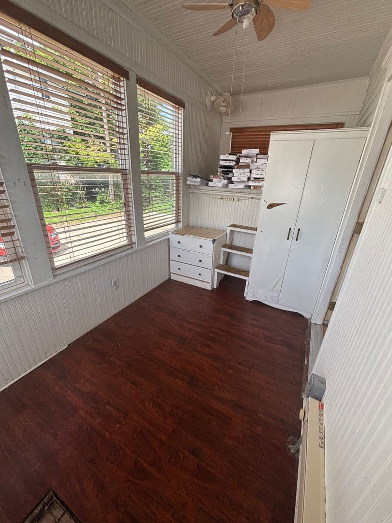 Cedar Falls Apartment: 2221 Olive St